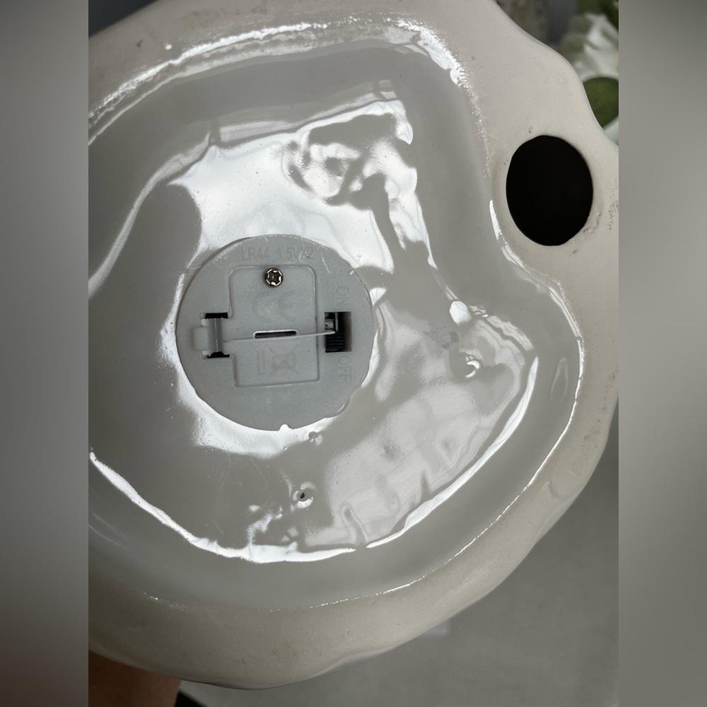 Ceramic Light-up Mummy Ghost - Picture 4 of 5